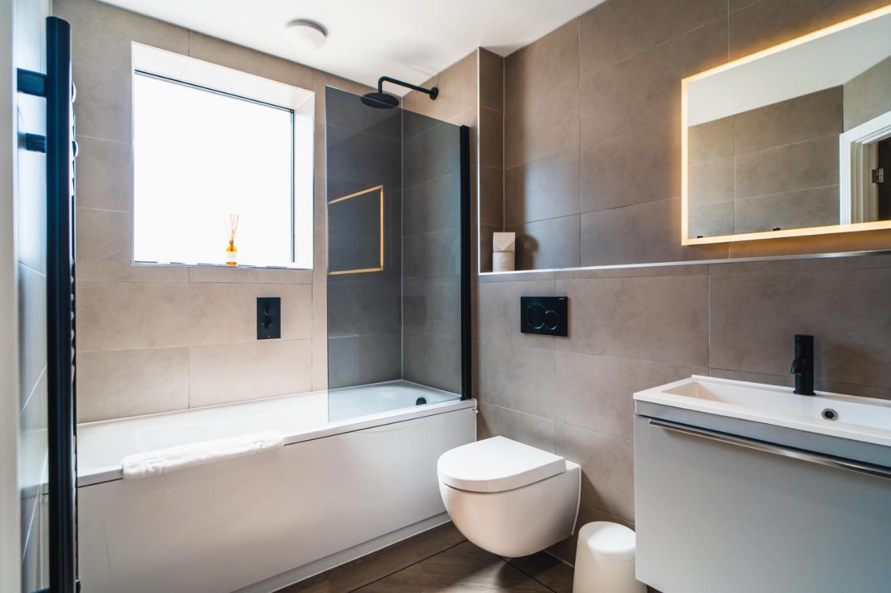 Beautiful Two Bedroom Harbour Side Apartment プール エクステリア 写真