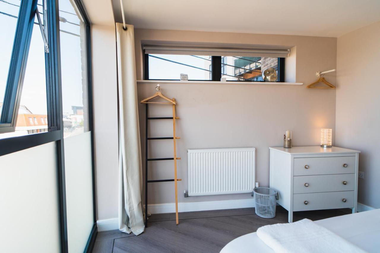 Beautiful Two Bedroom Harbour Side Apartment プール エクステリア 写真
