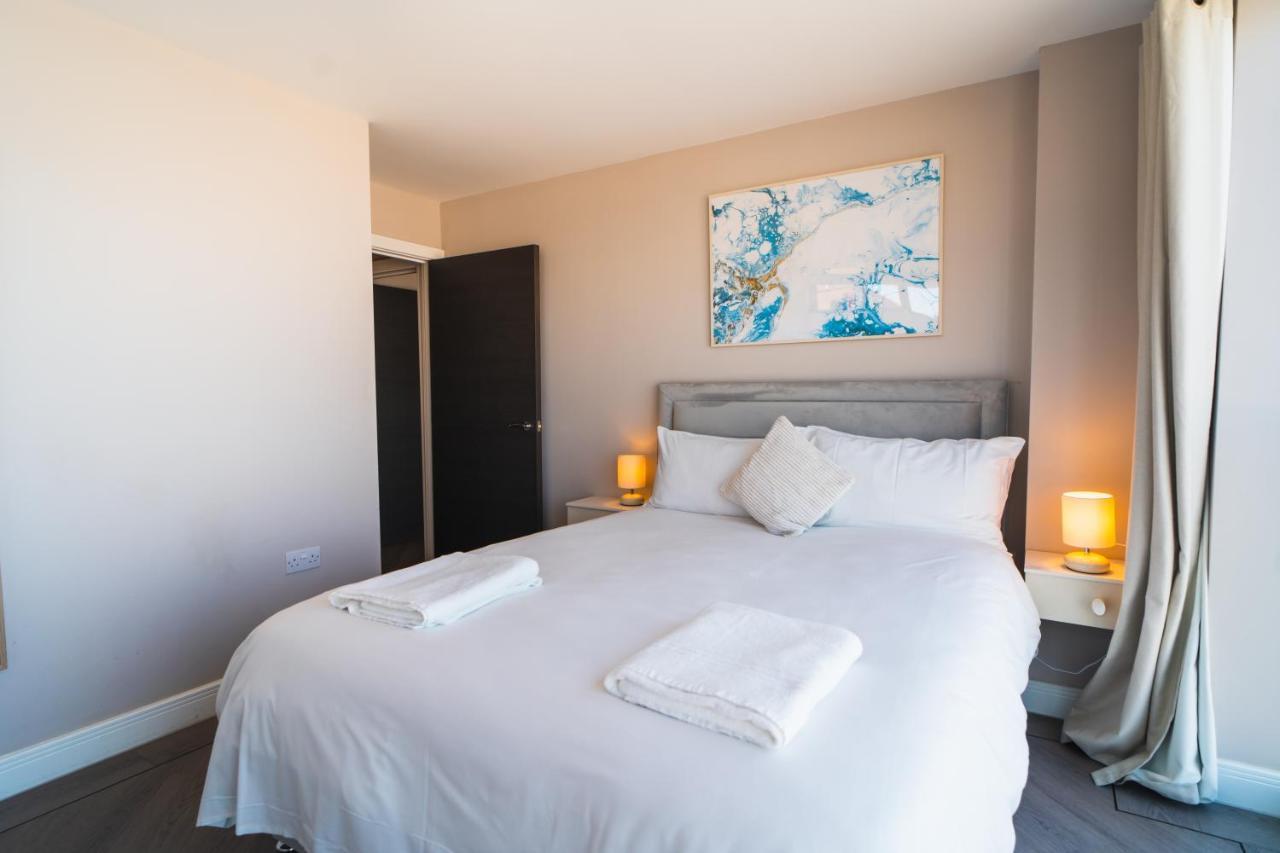 Beautiful Two Bedroom Harbour Side Apartment プール エクステリア 写真