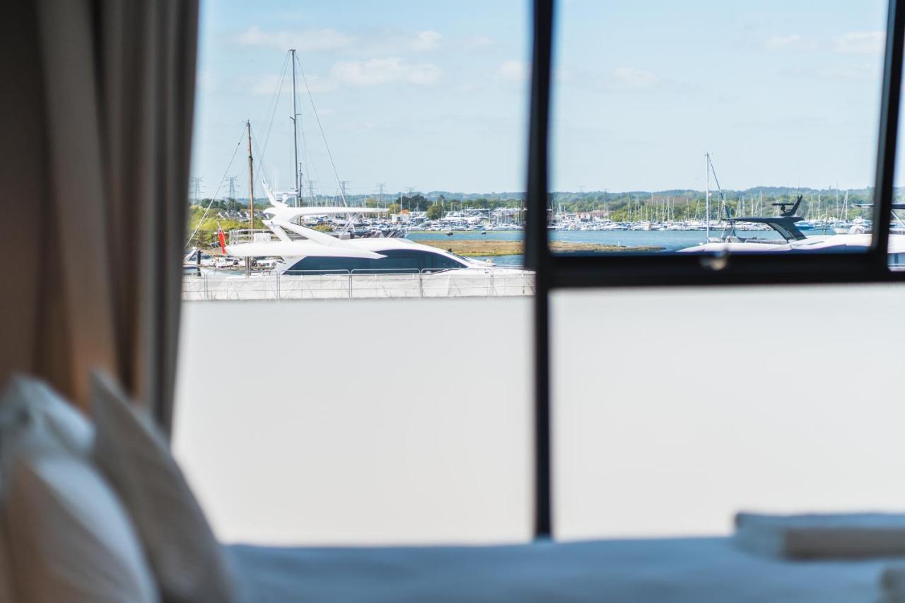 Beautiful Two Bedroom Harbour Side Apartment プール エクステリア 写真
