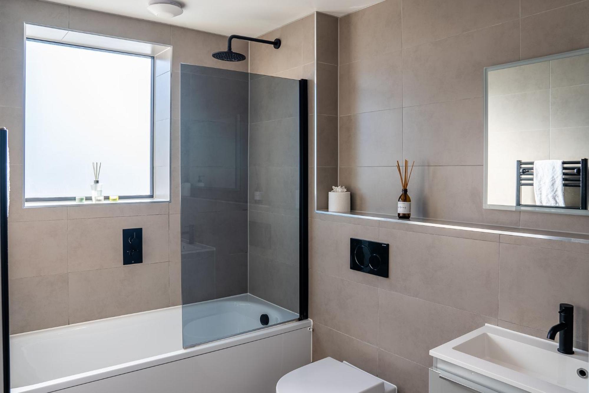 Beautiful Two Bedroom Harbour Side Apartment プール エクステリア 写真